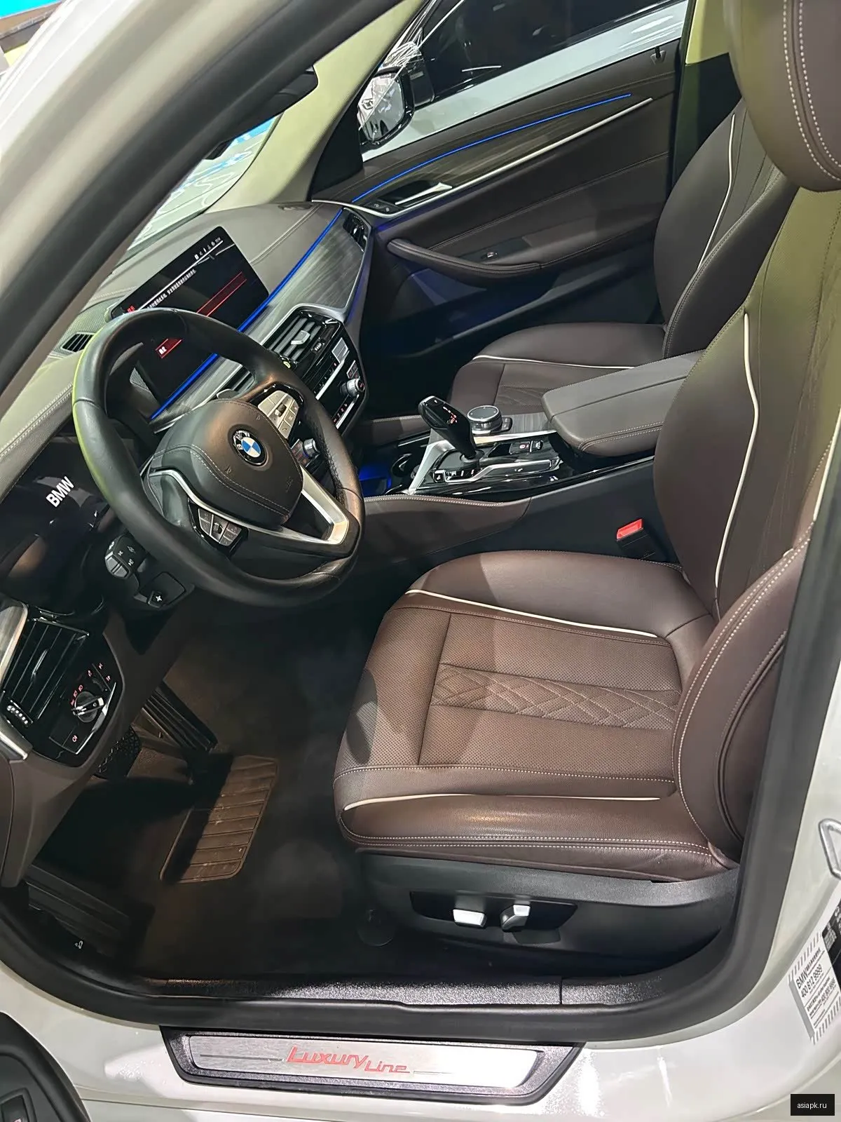 BMW 5-Series 4