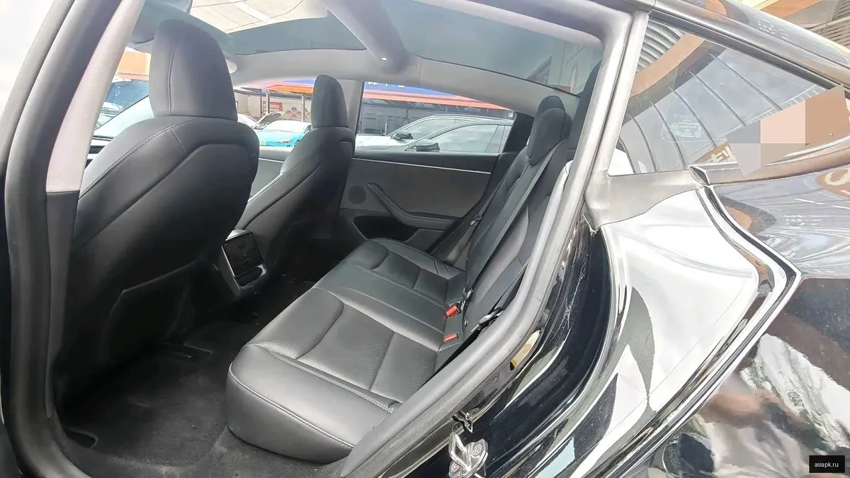 tesla Model Y 3