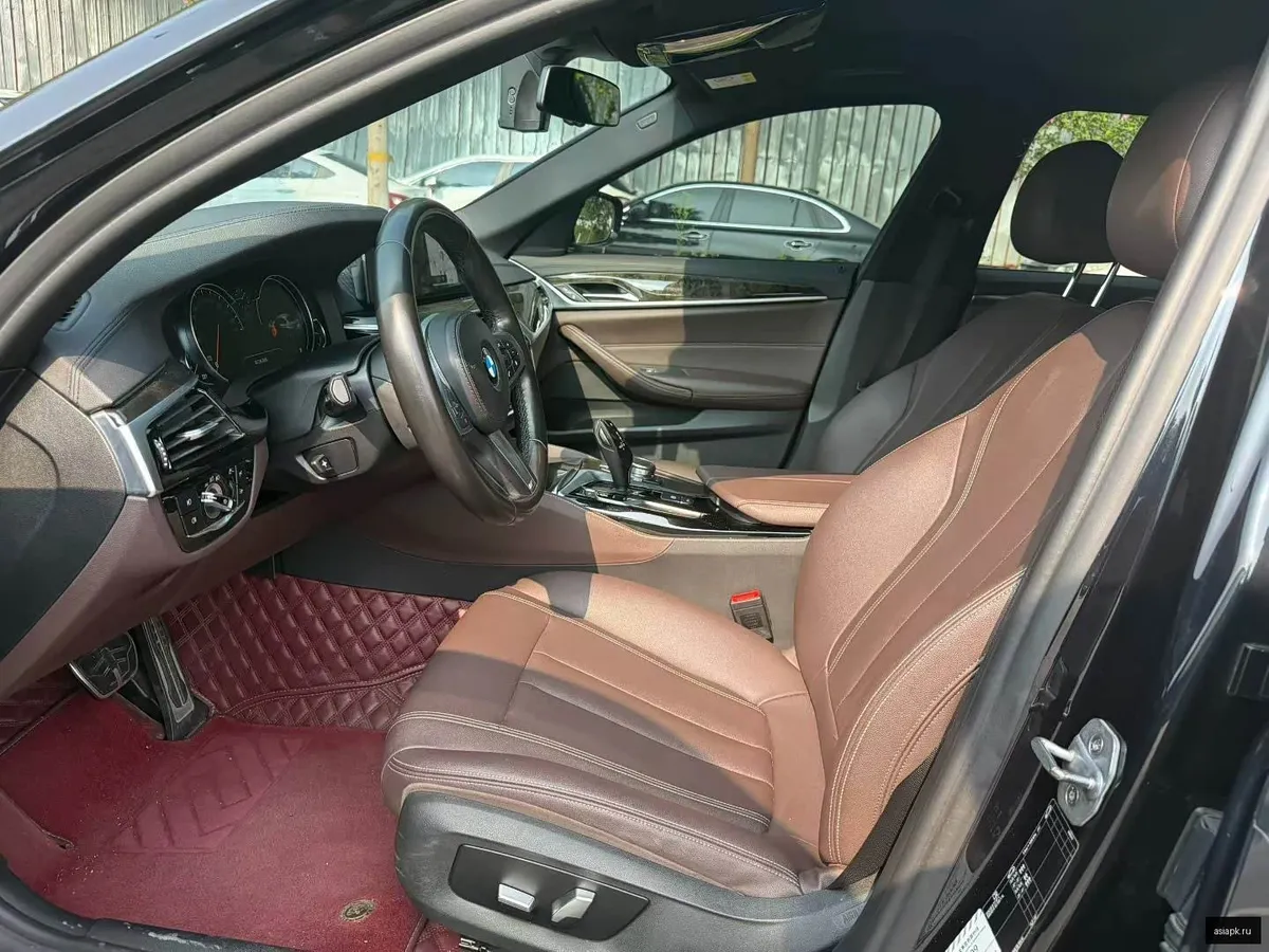 BMW 5-Series 4