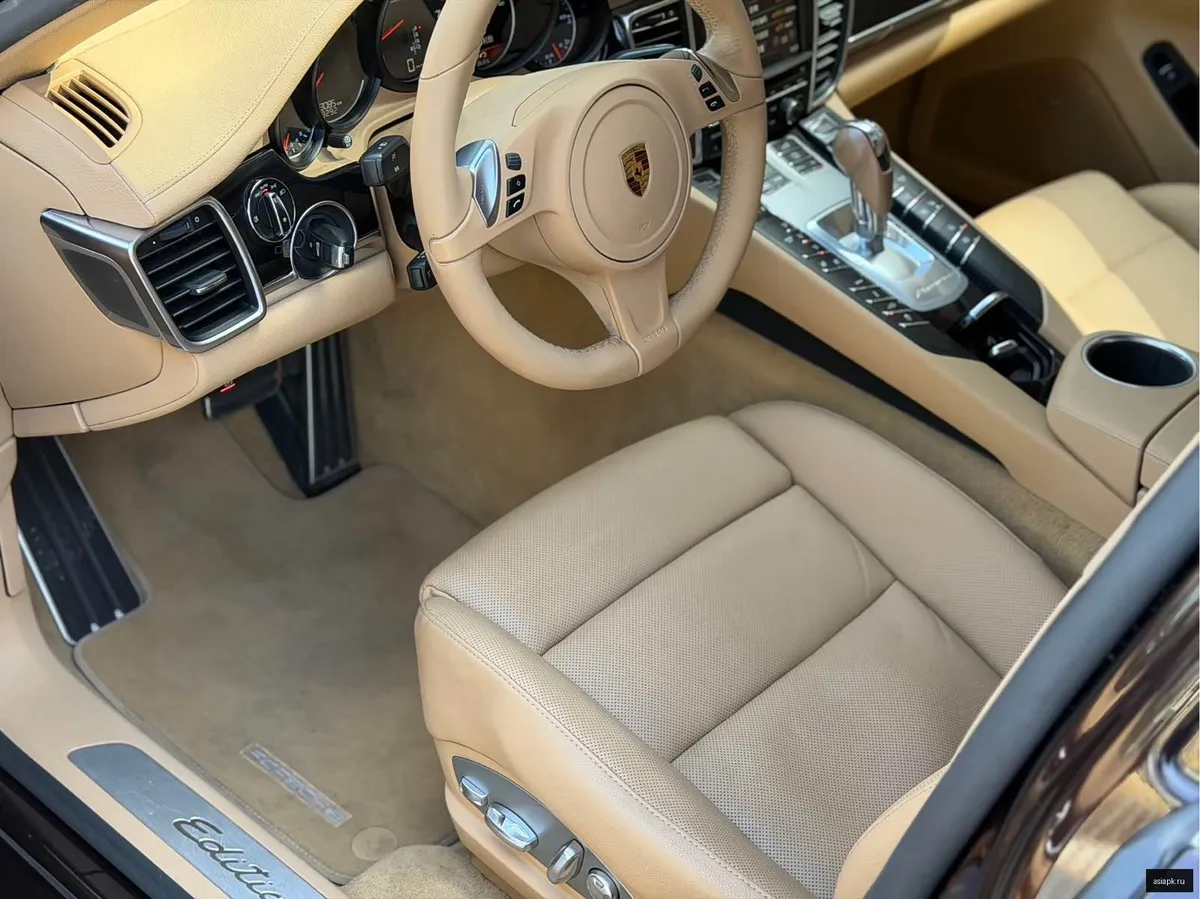Porsche Panamera 5