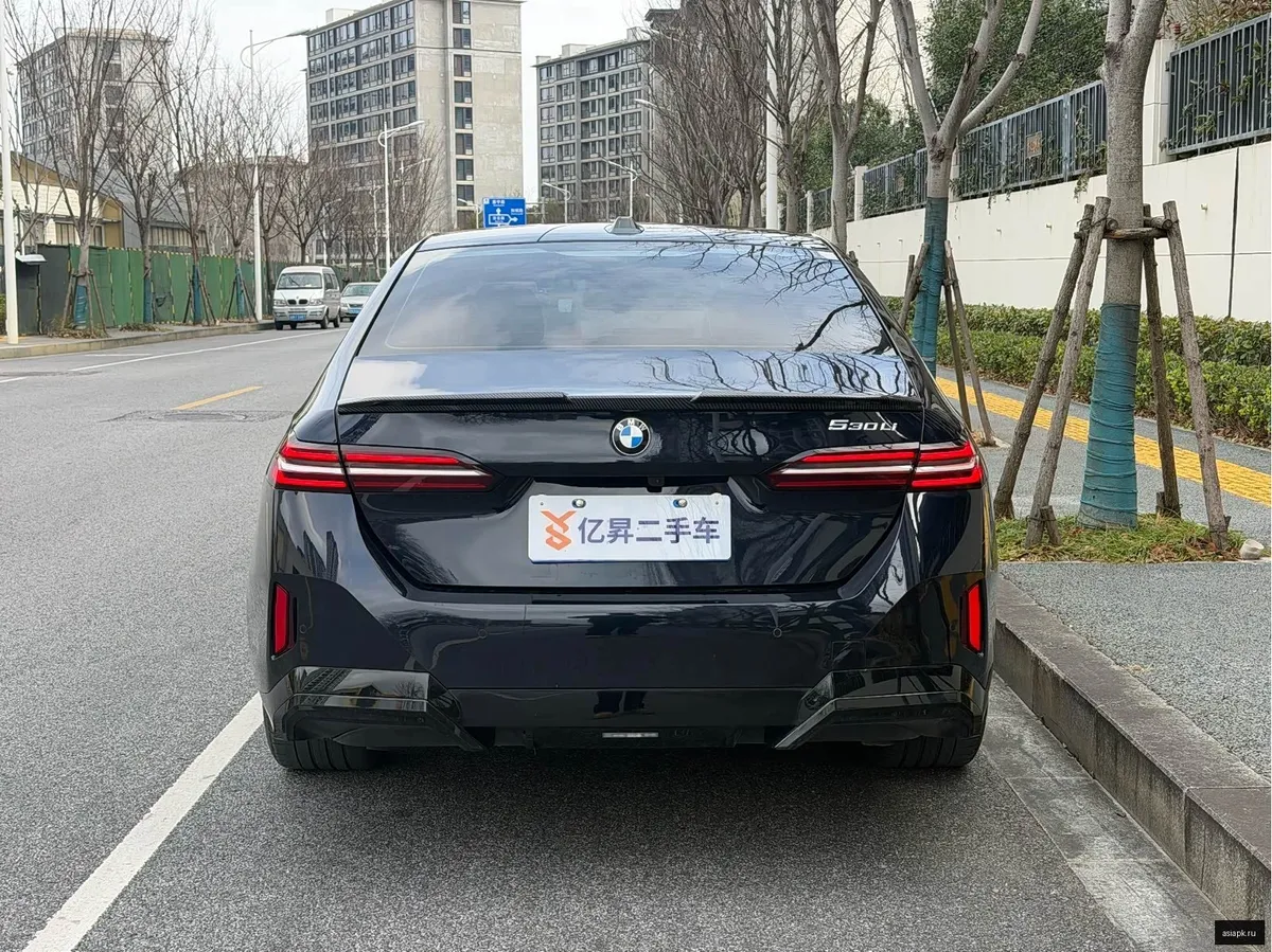 BMW 5-Series 3