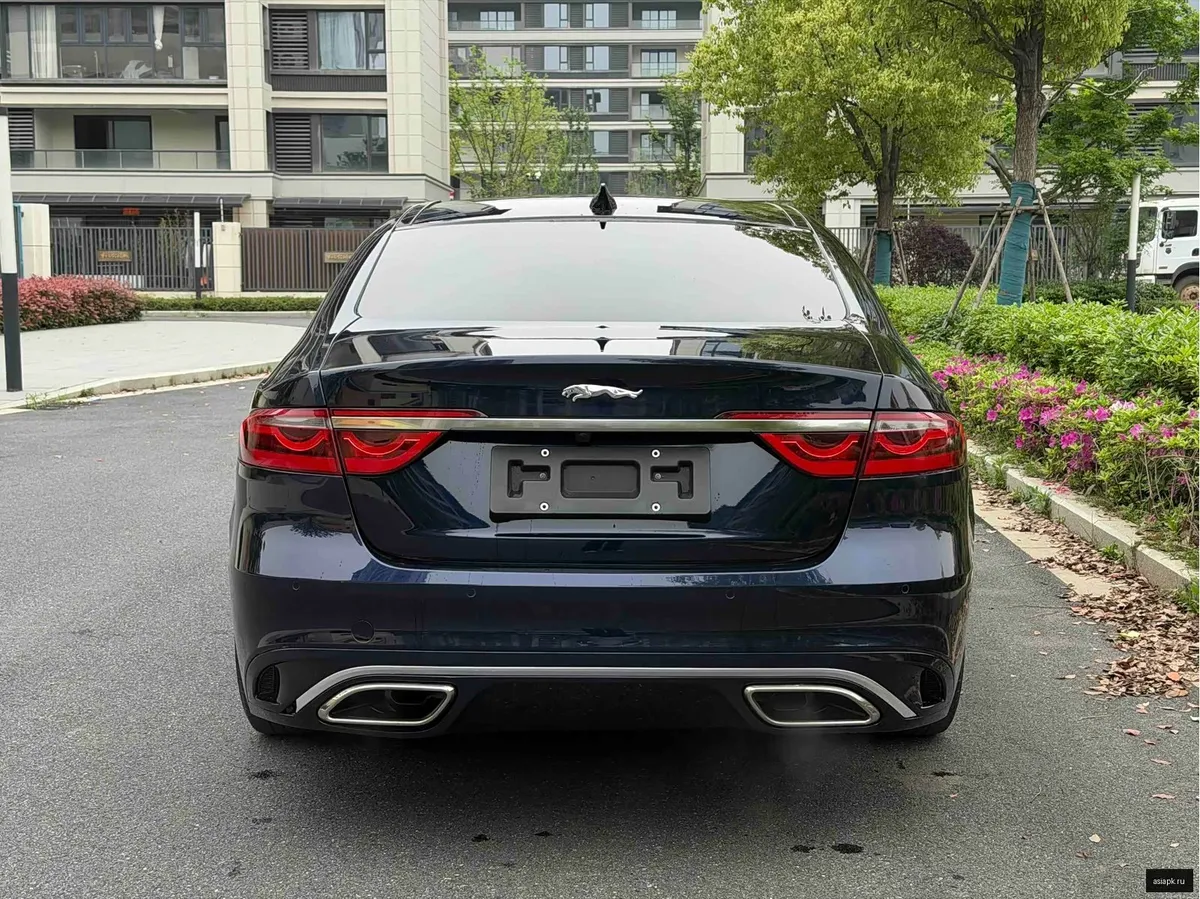 Jaguar XF 5