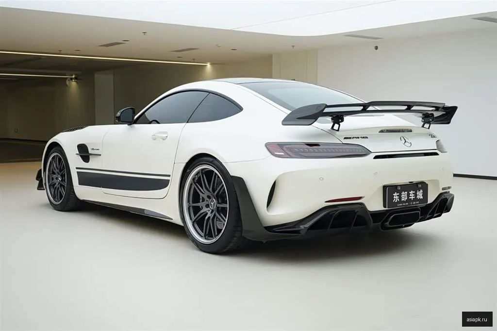 Mercedes-Benz AMG GT 4