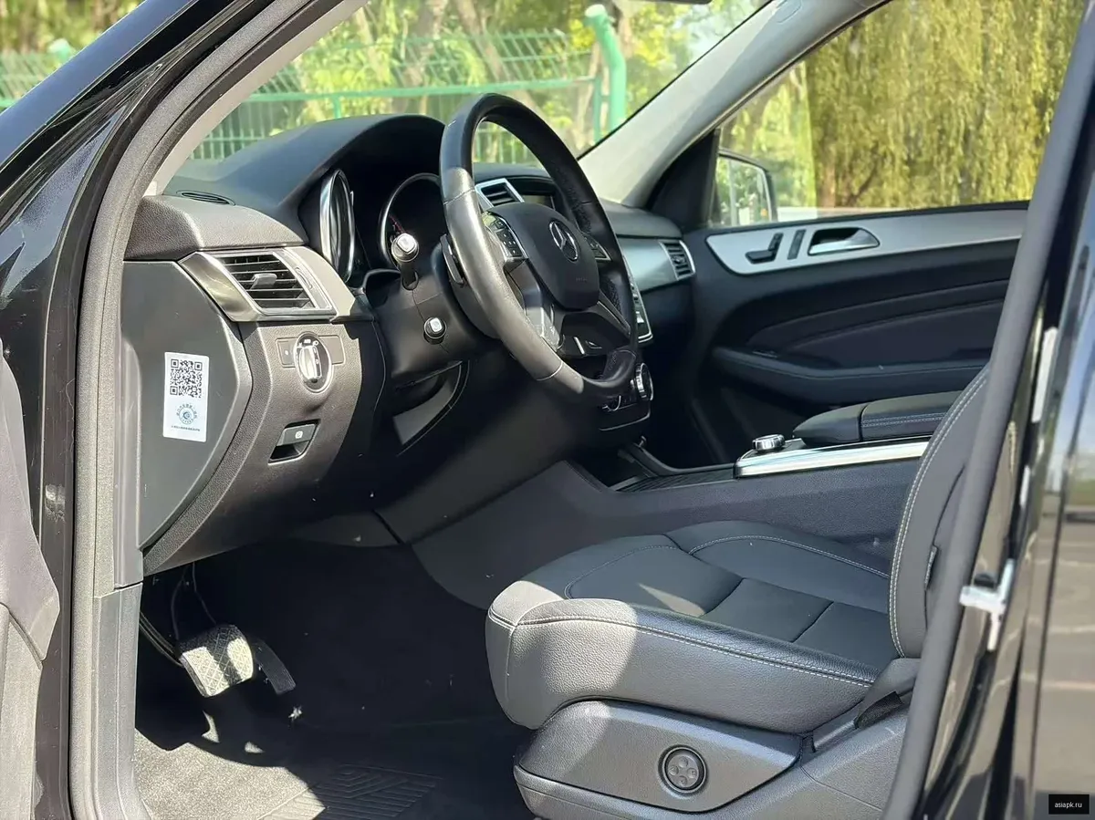 Mercedes-Benz M-Class 4
