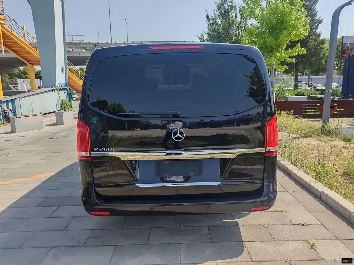 Mercedes-Benz V-Class 6