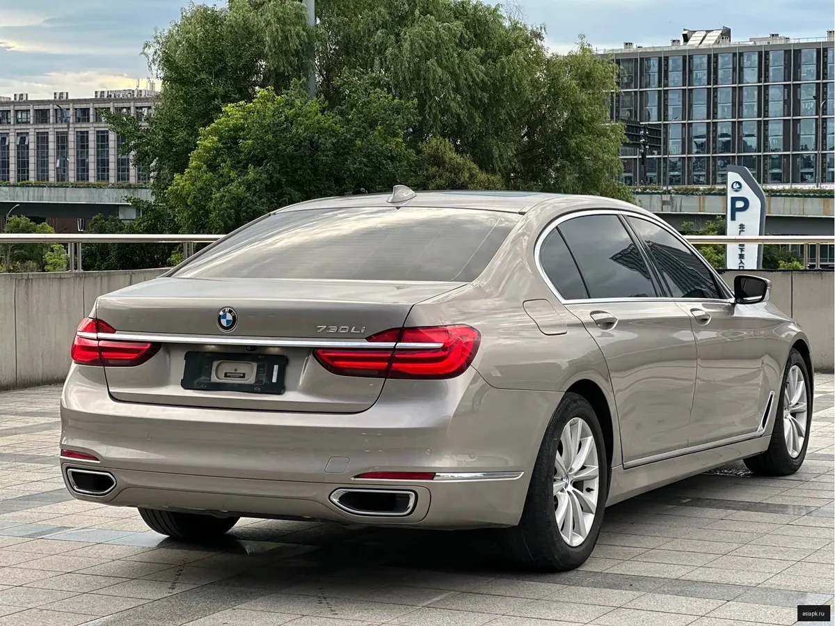 BMW 7-Series 6