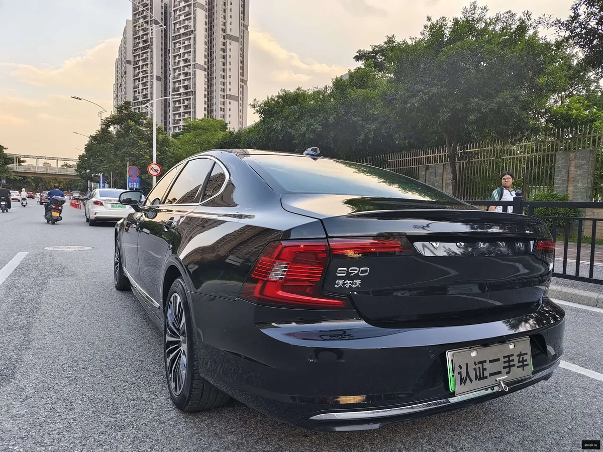 Volvo S90 4