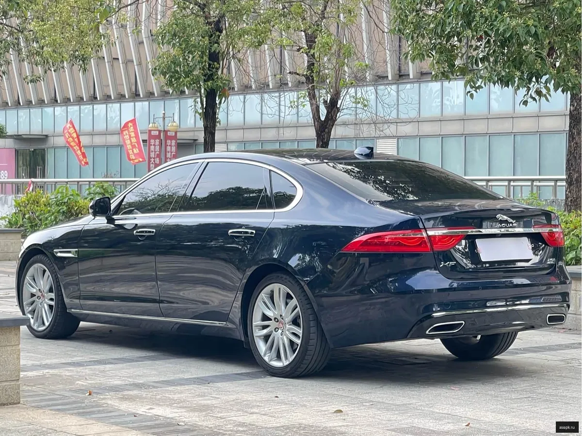 Jaguar XF 5