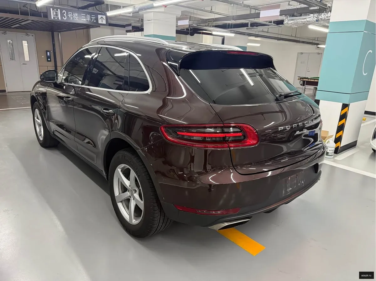 Porsche Macan 4