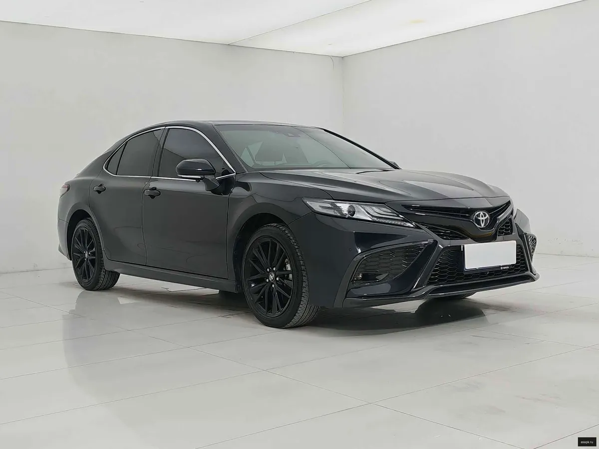 Toyota Camry 3
