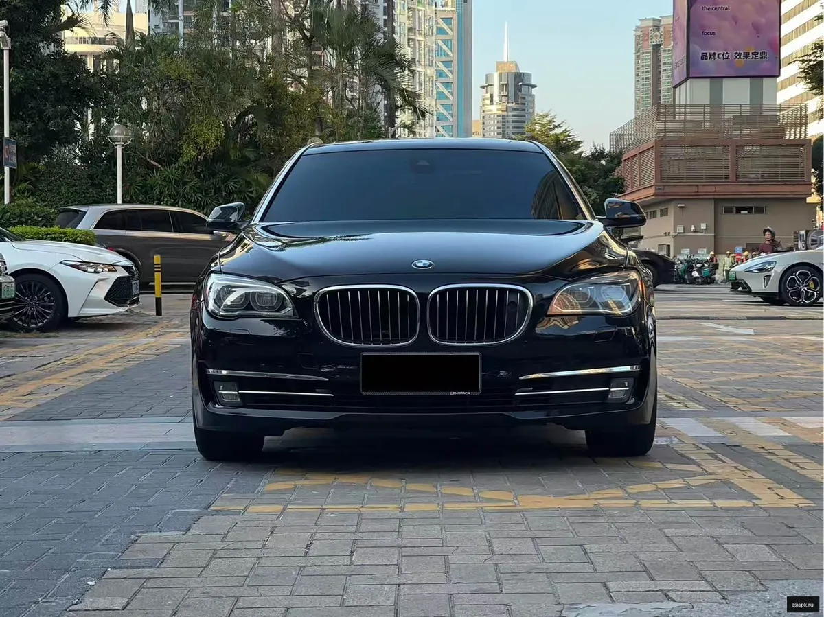 BMW 7-Series 2