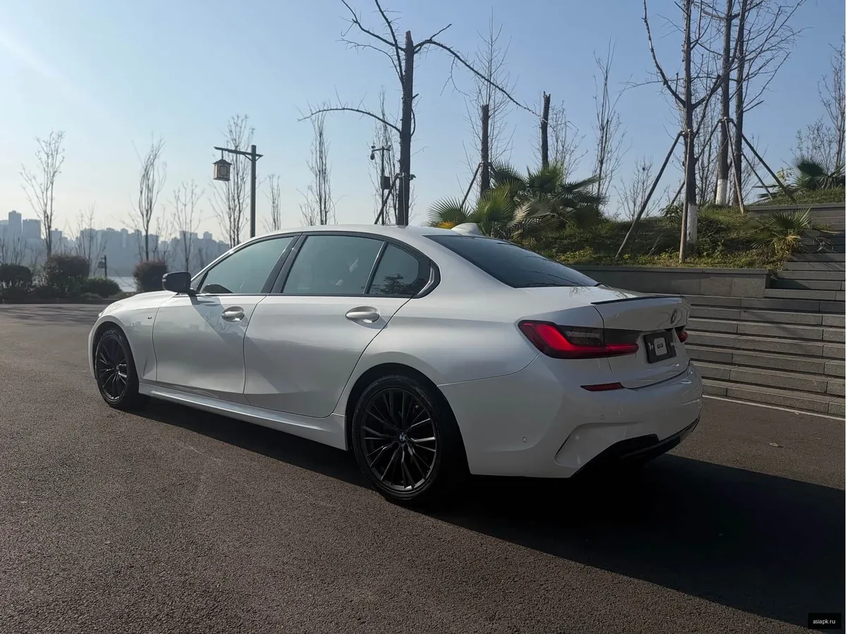BMW 3-Series 4