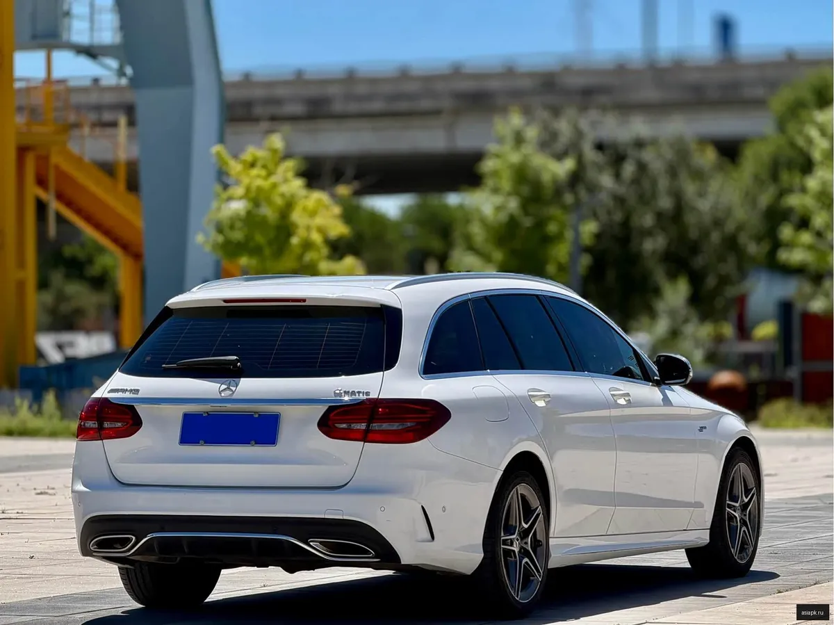 Mercedes-Benz C-Class 6