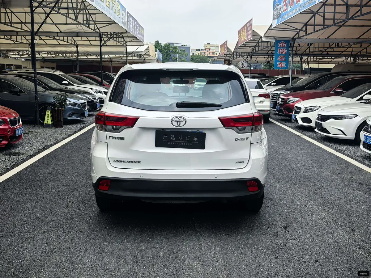 Toyota Highlander 6