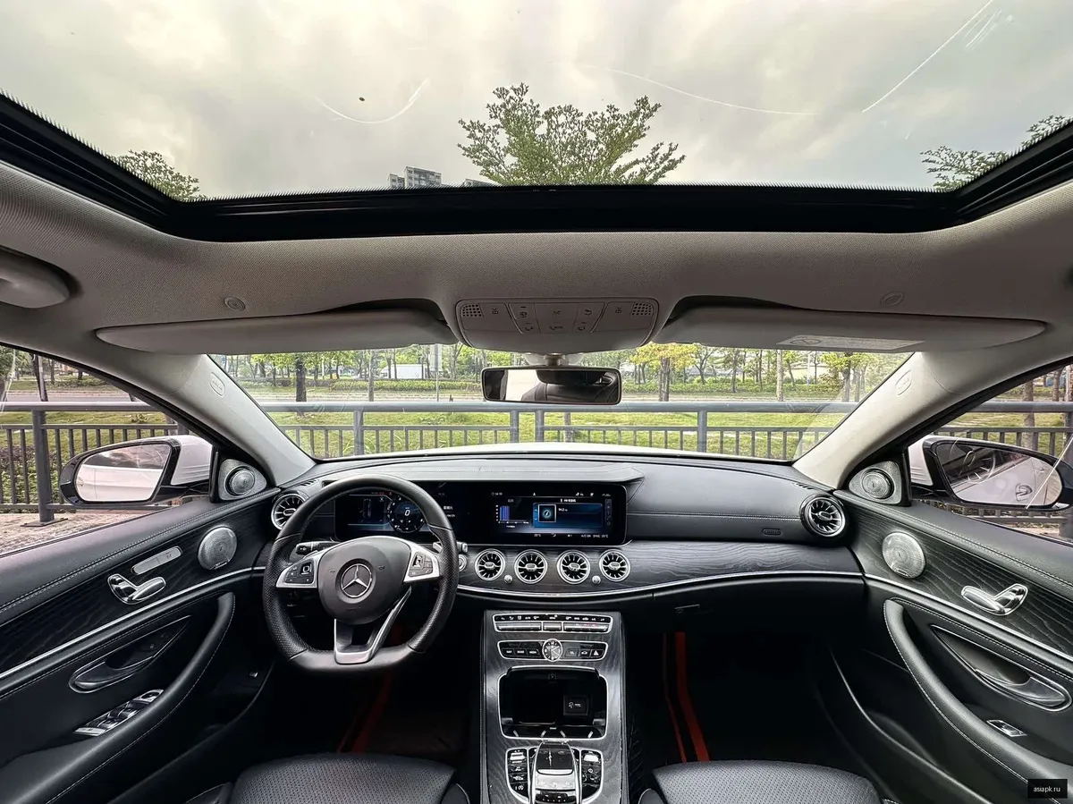 Mercedes-Benz E-Class 5