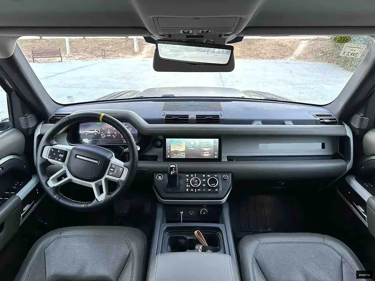Land Rover Defender 4