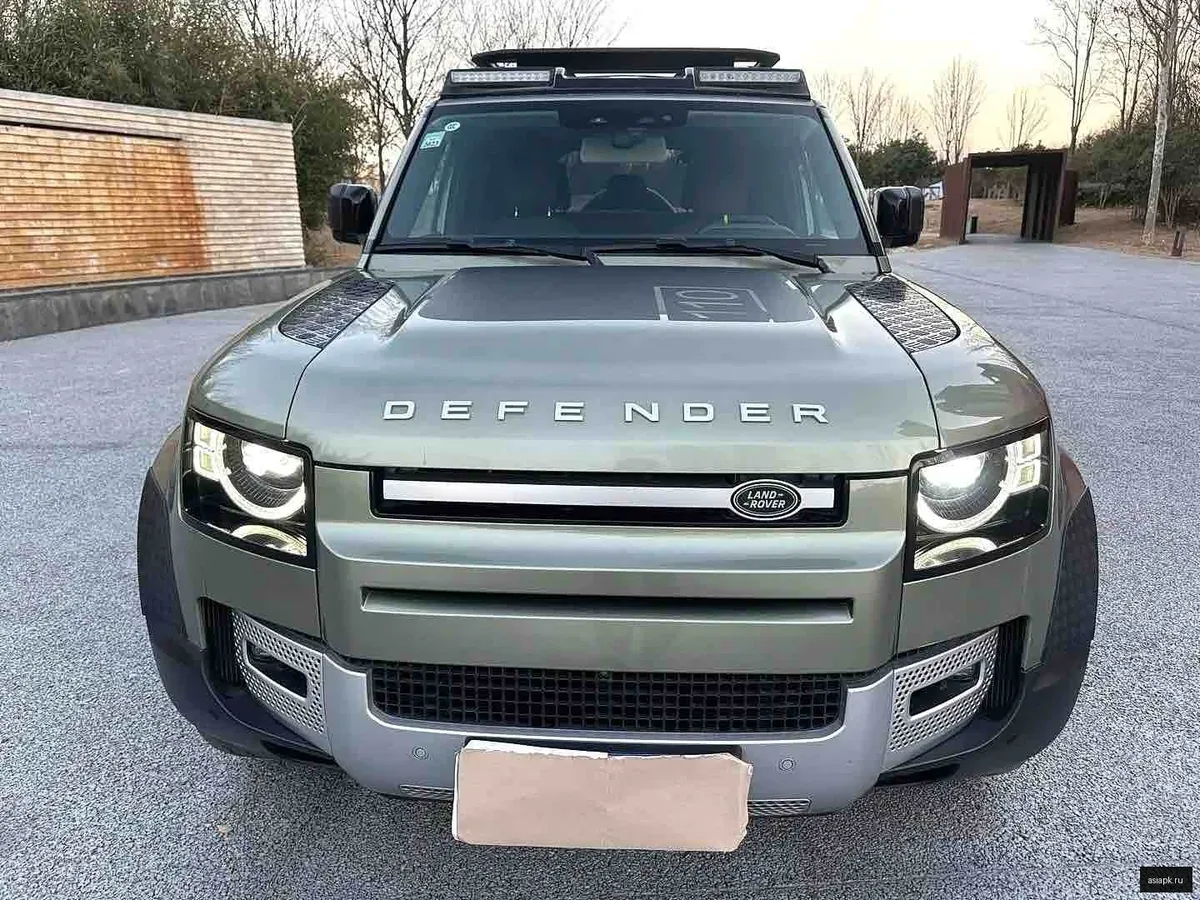 Land Rover Defender 2