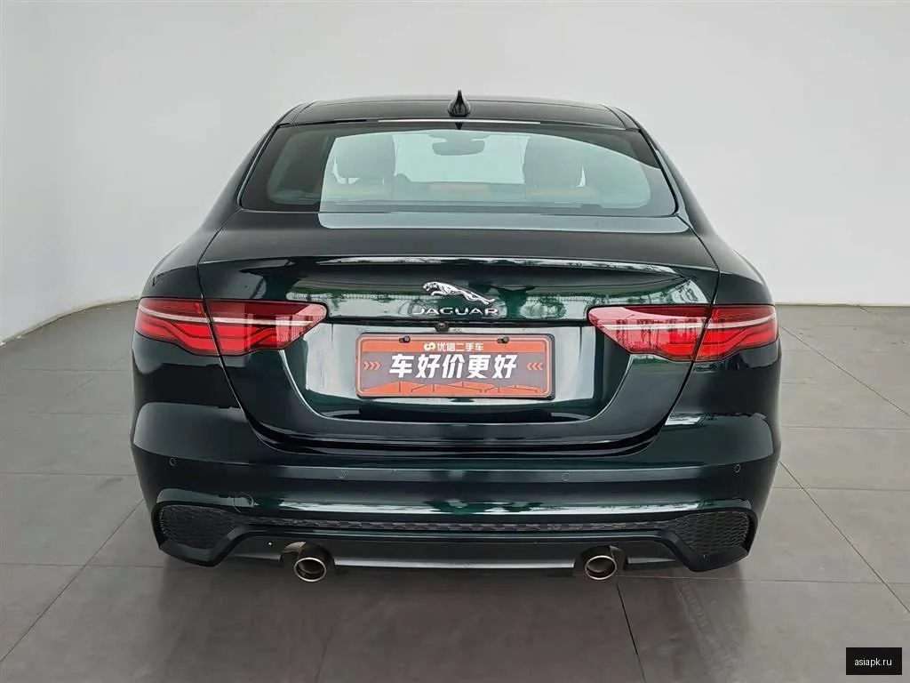 Jaguar XE 4