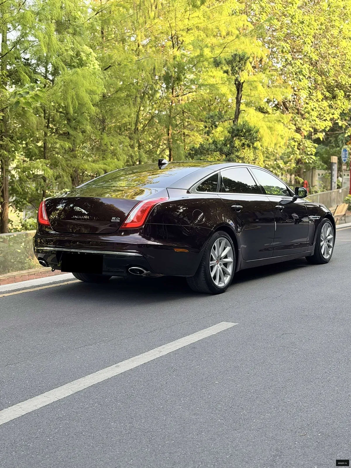 Jaguar XJ 2