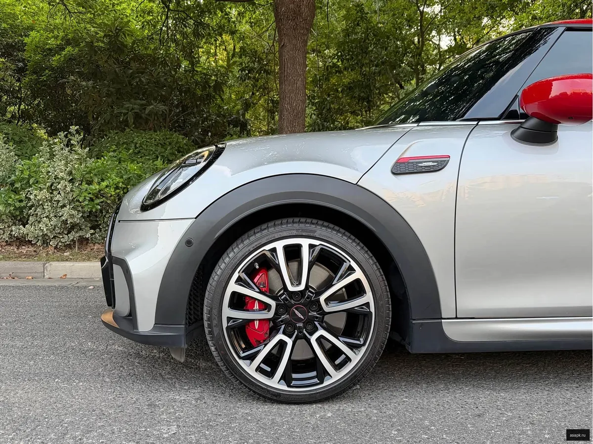 MINI Hatch 4