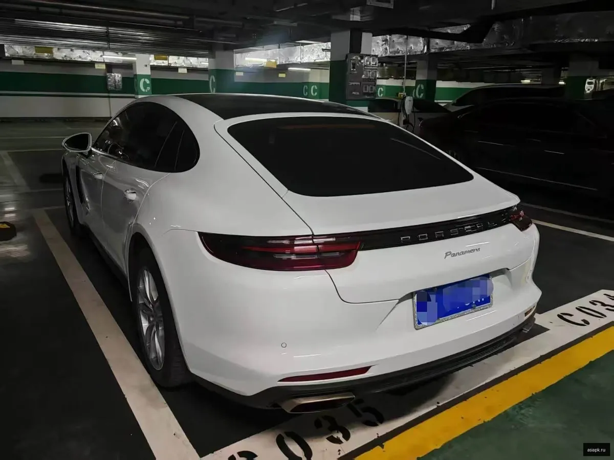 Porsche Panamera 4