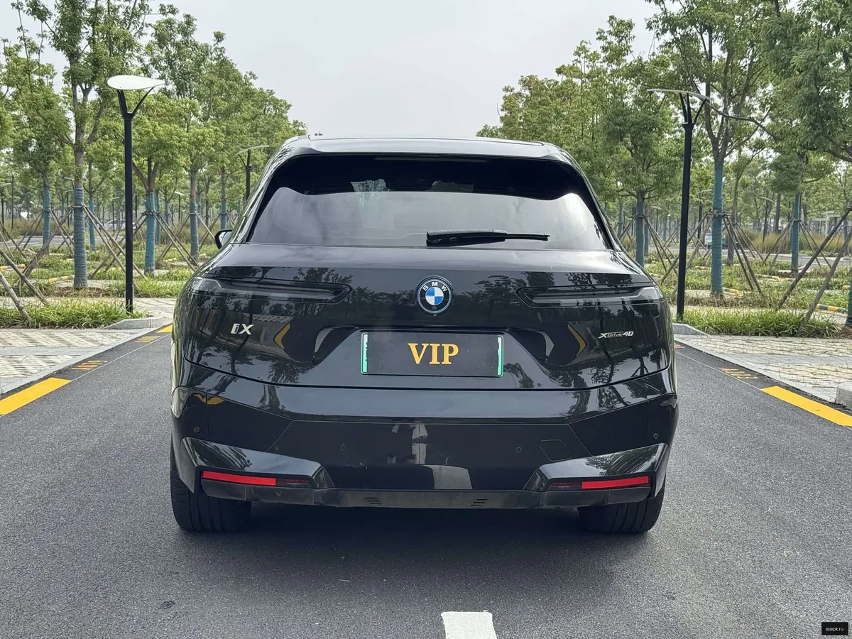 BMW iX 5