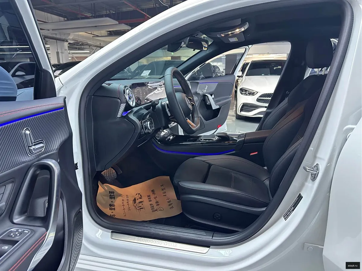 Mercedes-Benz A-Class 4