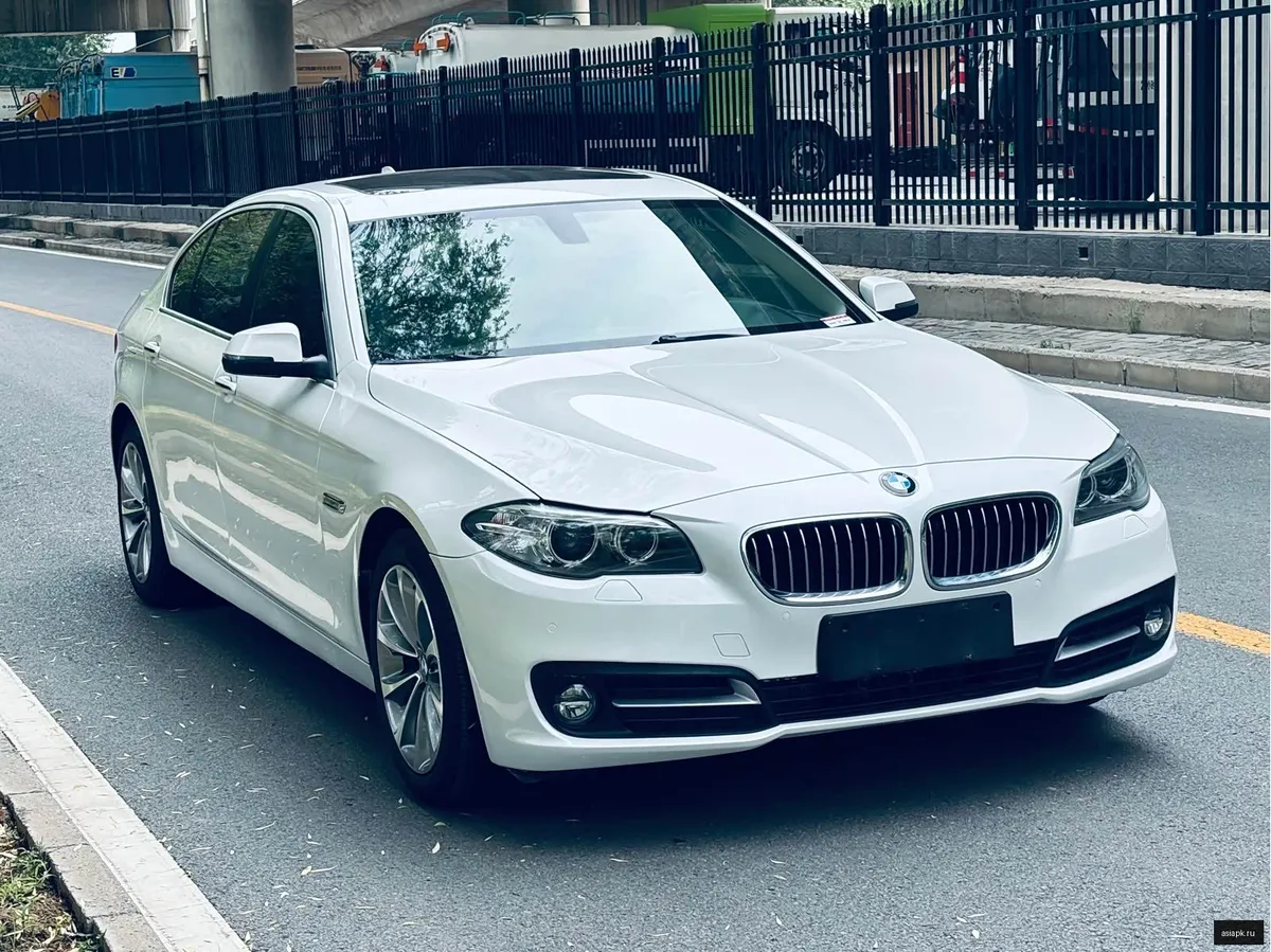 BMW 5-Series 3