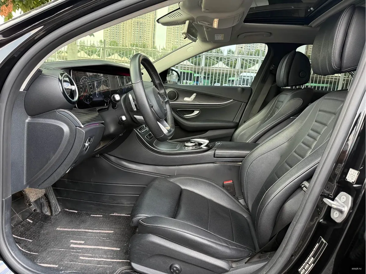 Mercedes-Benz E-Class 4