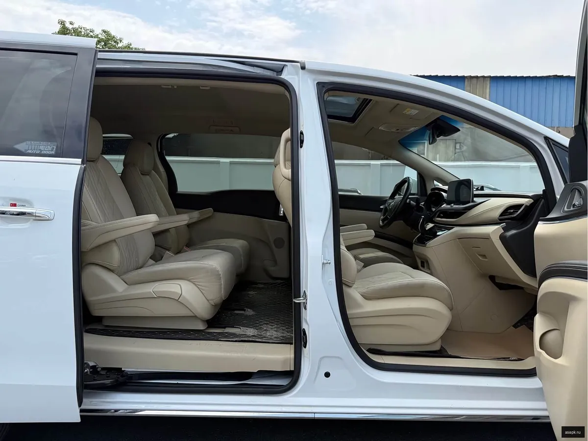 Buick GL8 6