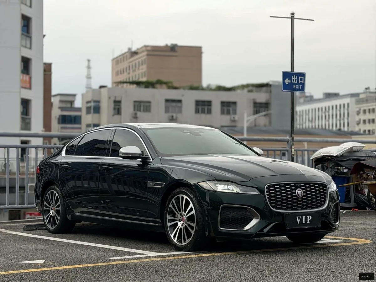 Jaguar XF 3