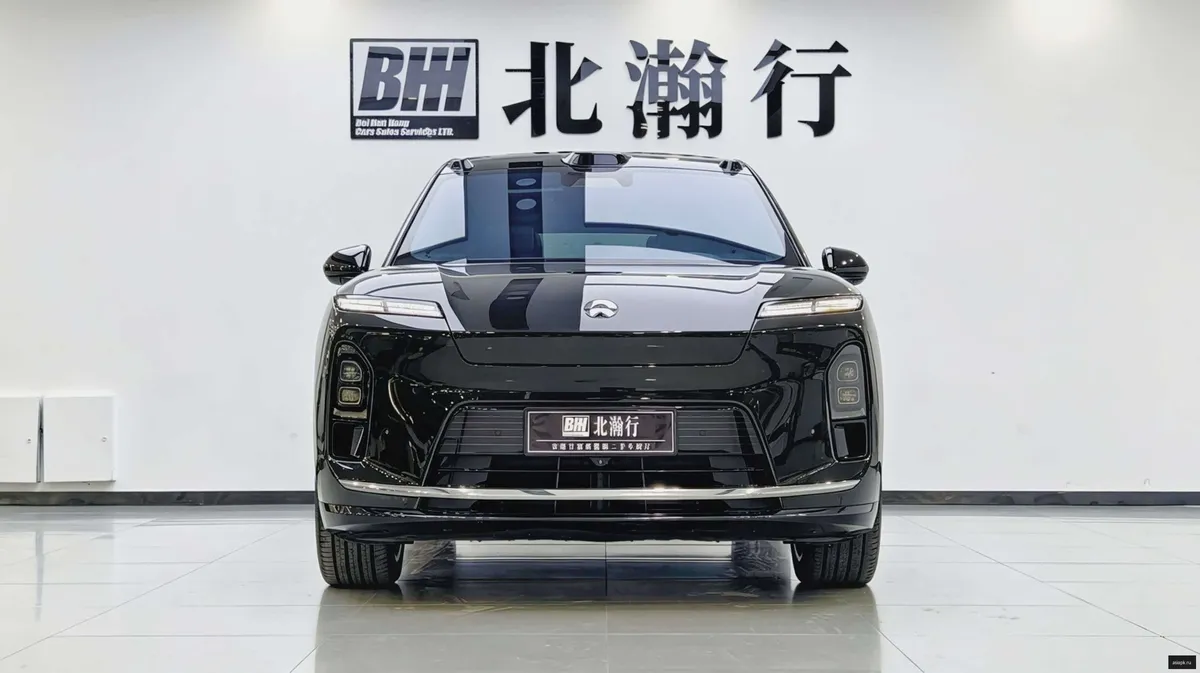 nio ES8 2