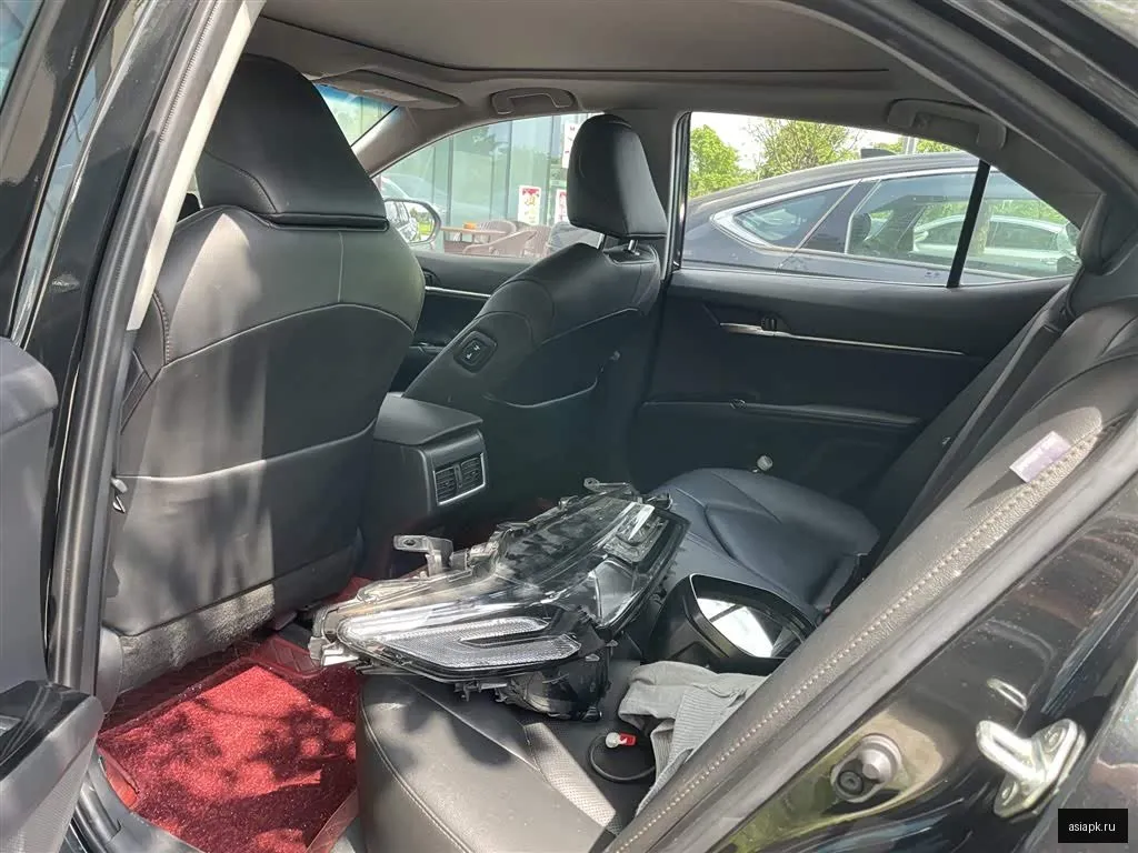 Toyota Camry 6
