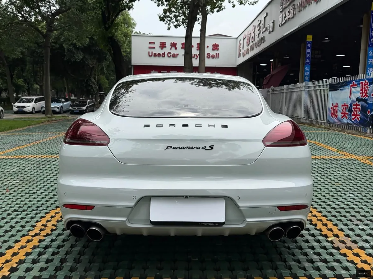 Porsche Panamera 5