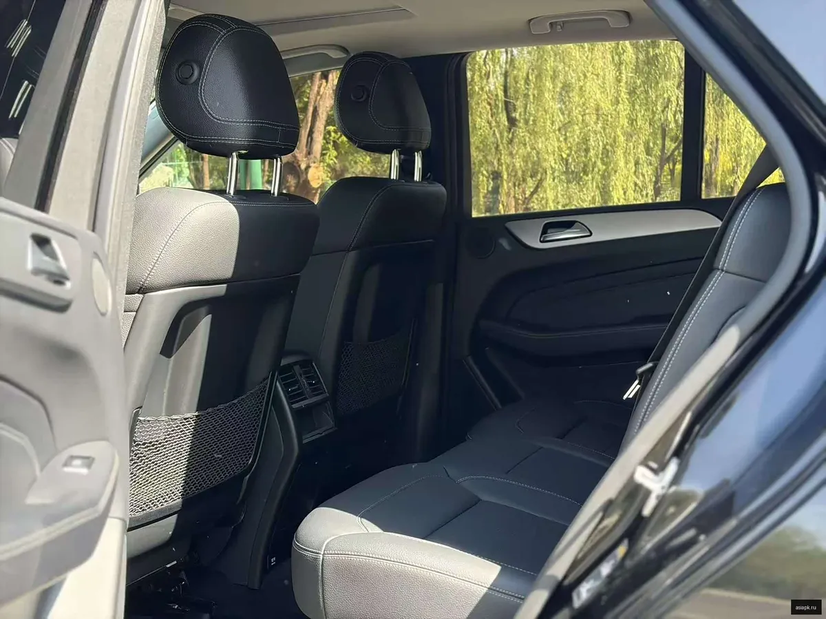 Mercedes-Benz M-Class 5