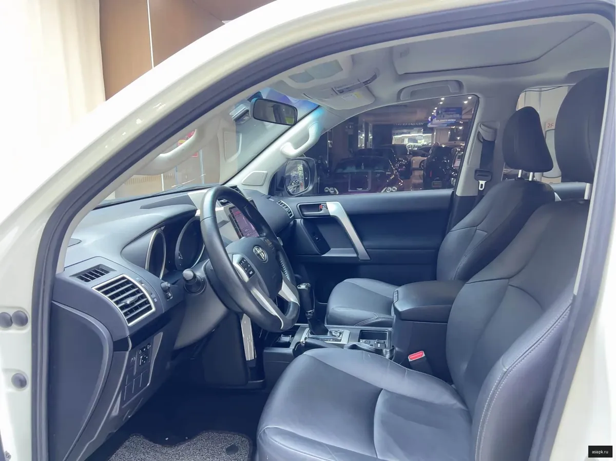 Toyota Land Cruiser Prado 6