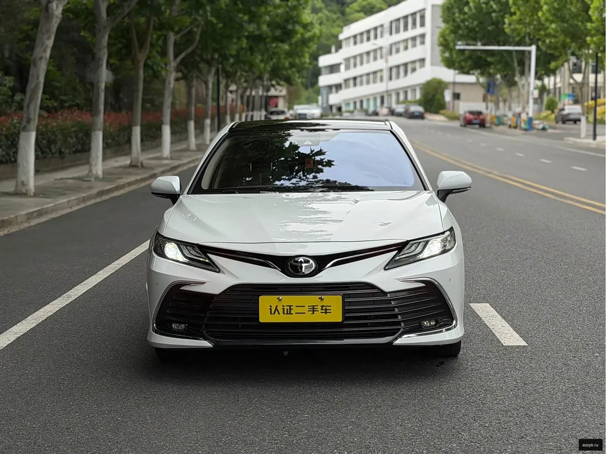 Toyota Camry 2