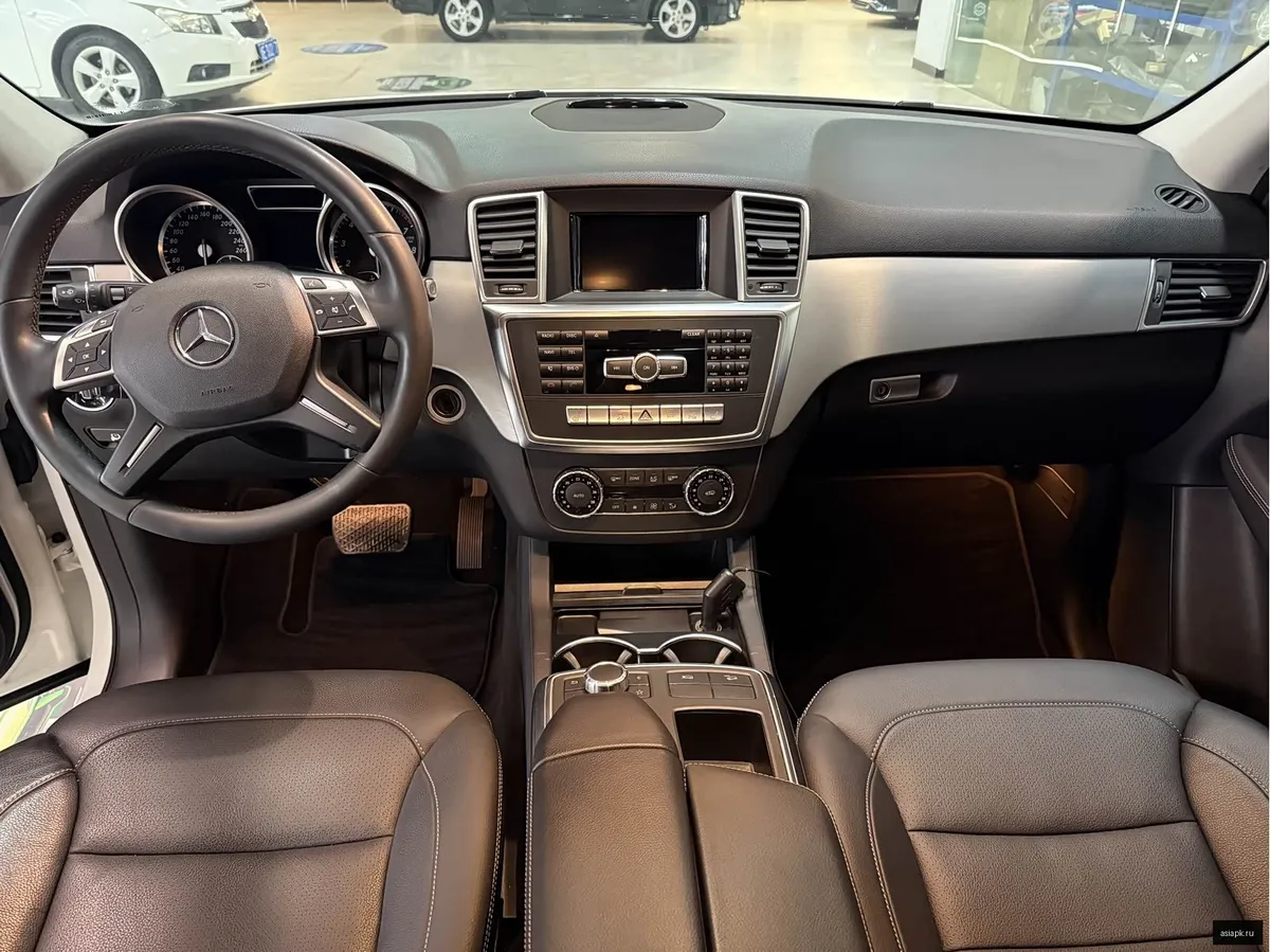 Mercedes-Benz M-Class 6