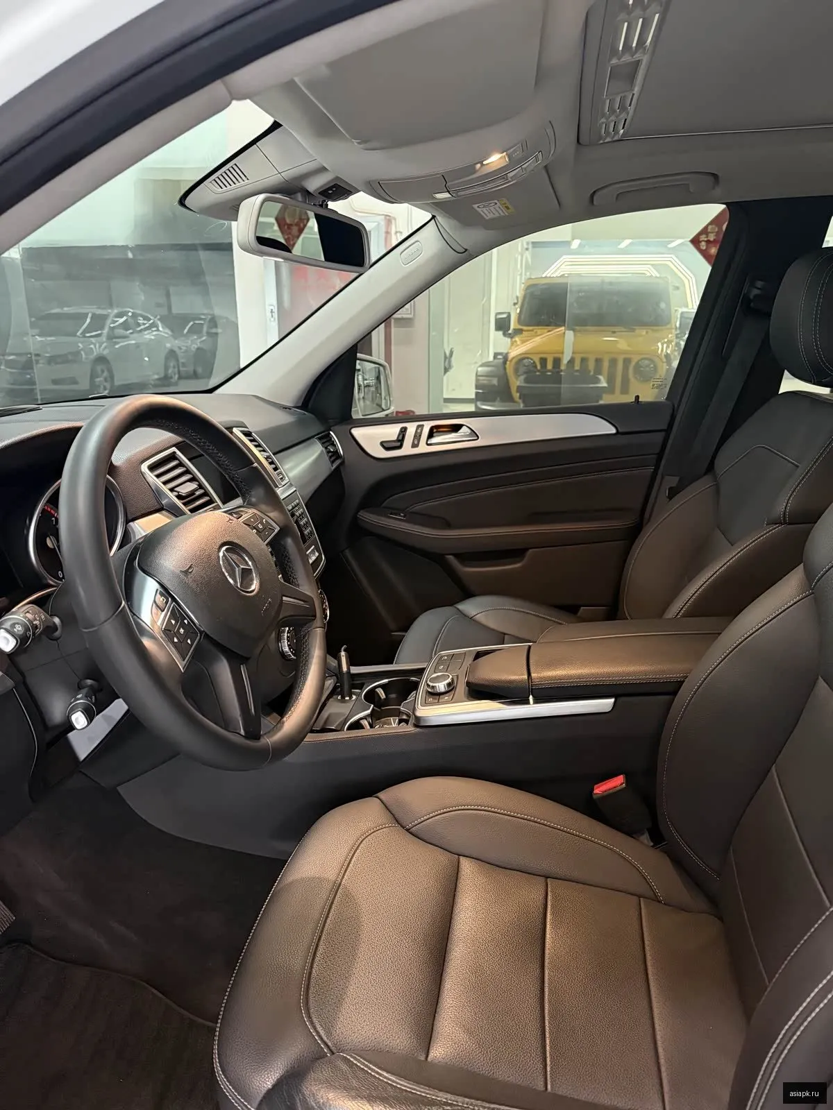 Mercedes-Benz M-Class 4