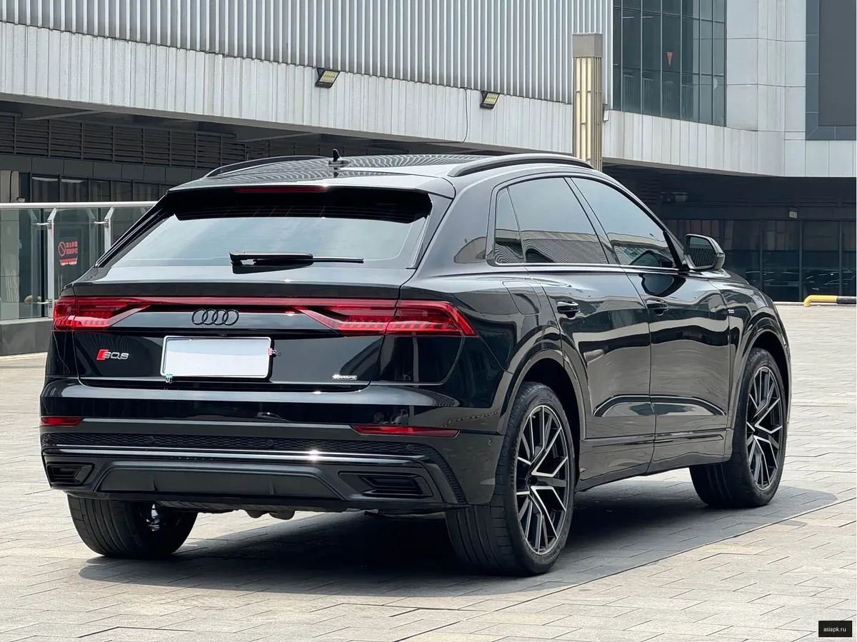 Audi Q8 6