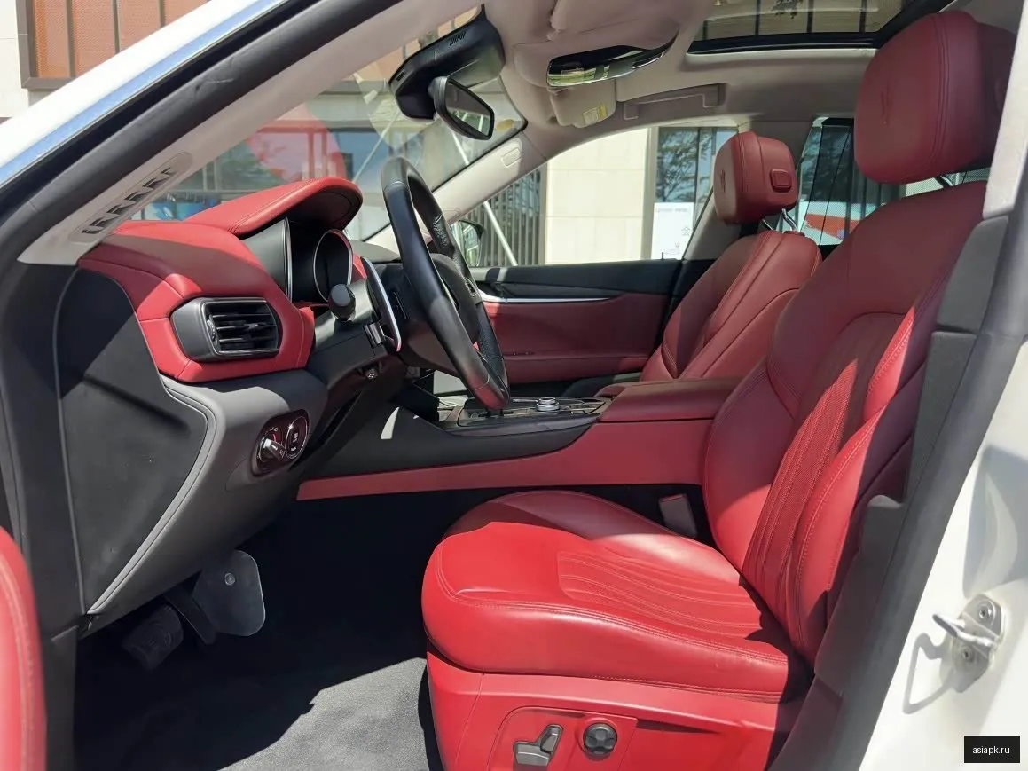 Maserati Levante 5