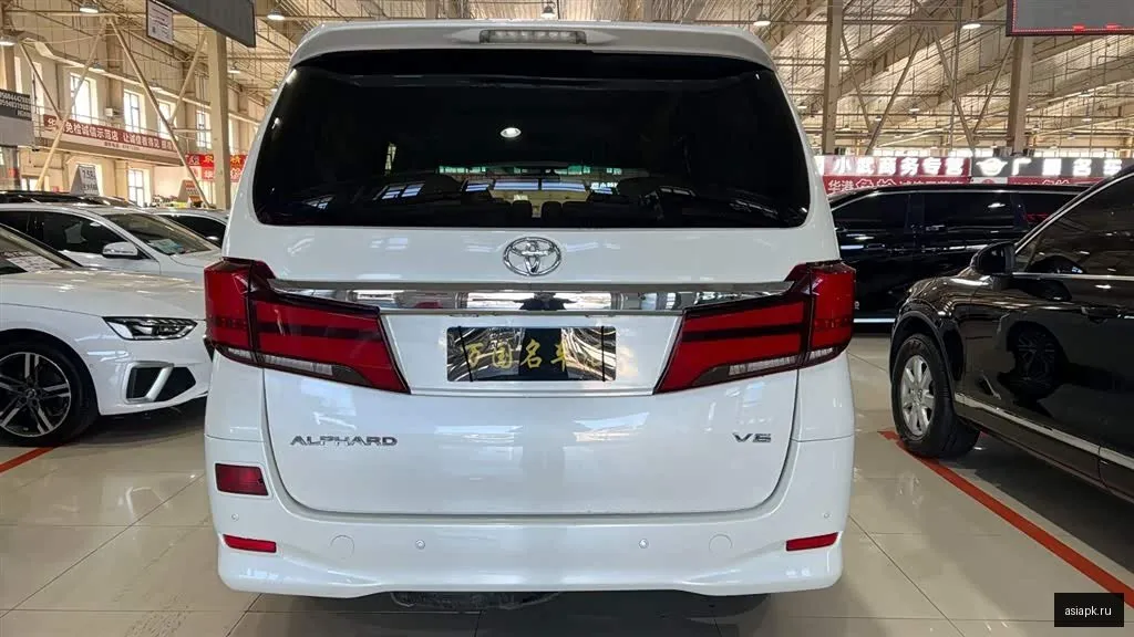 Toyota Alphard 4