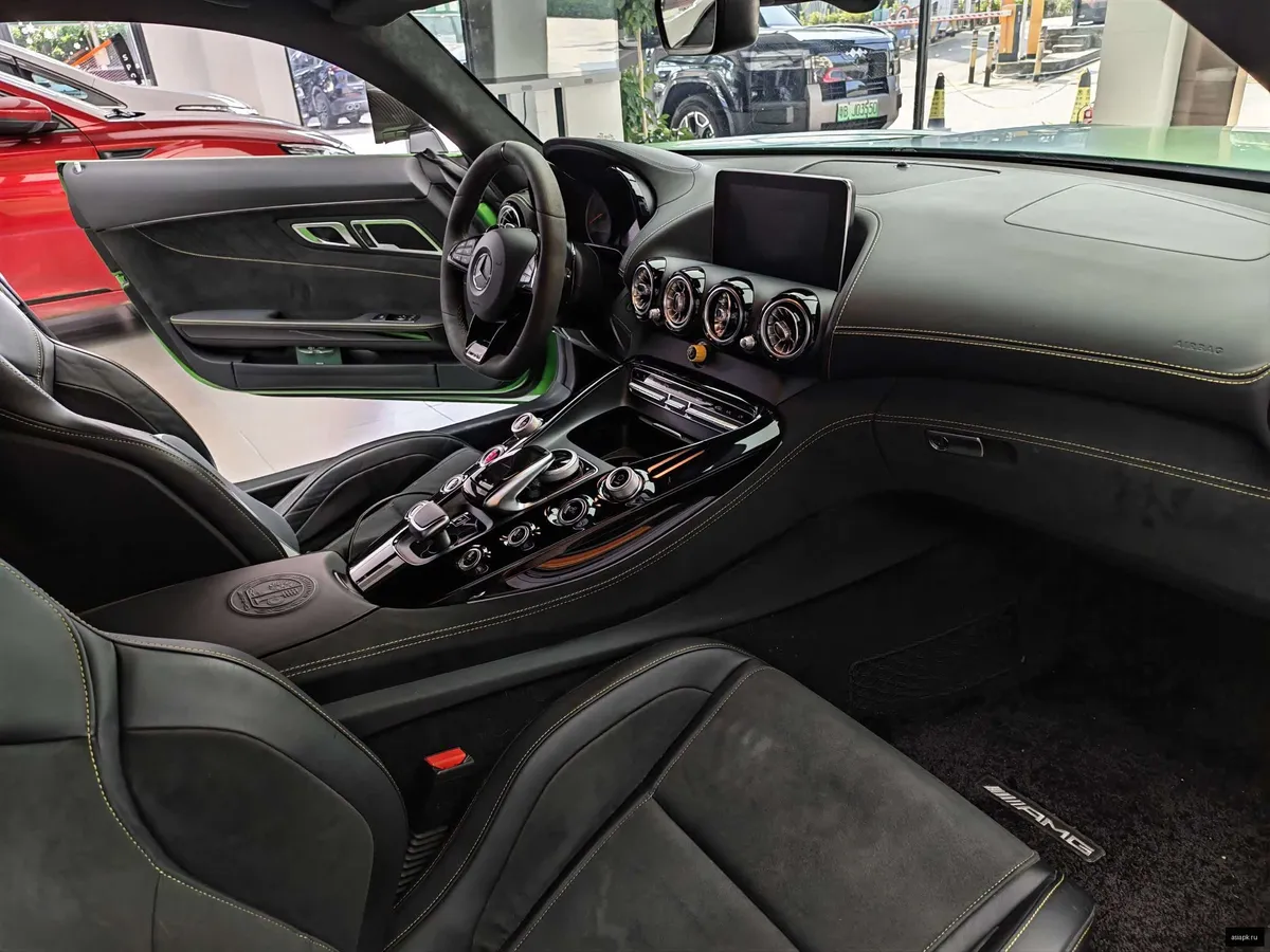 Mercedes-Benz AMG GT 6