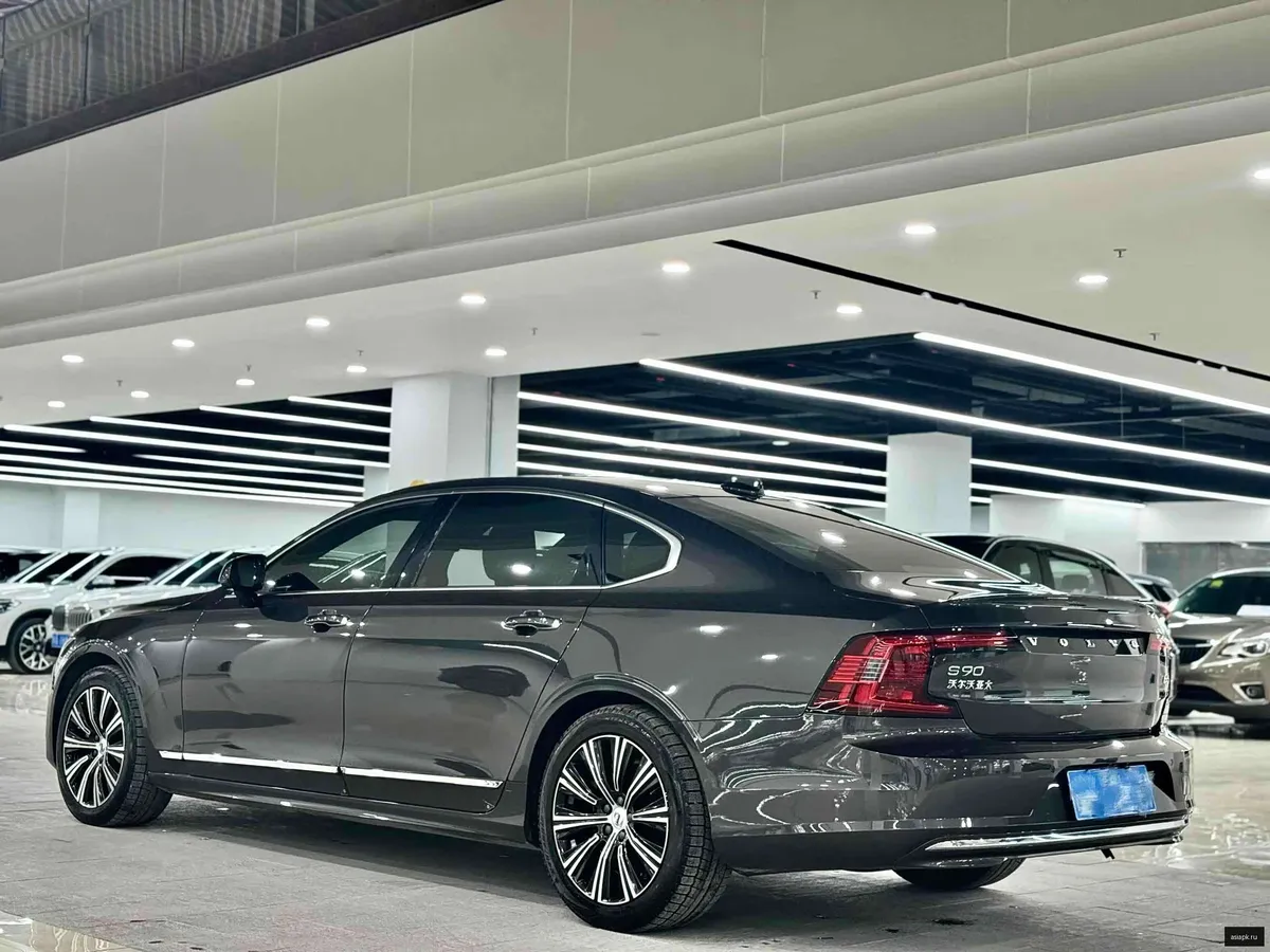 Volvo S90 6