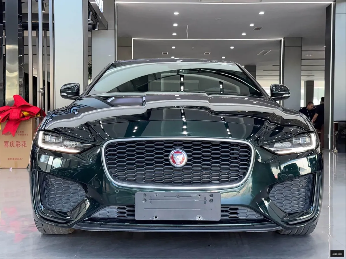 Jaguar XE 3