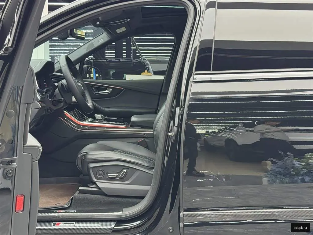 Audi SQ7 6