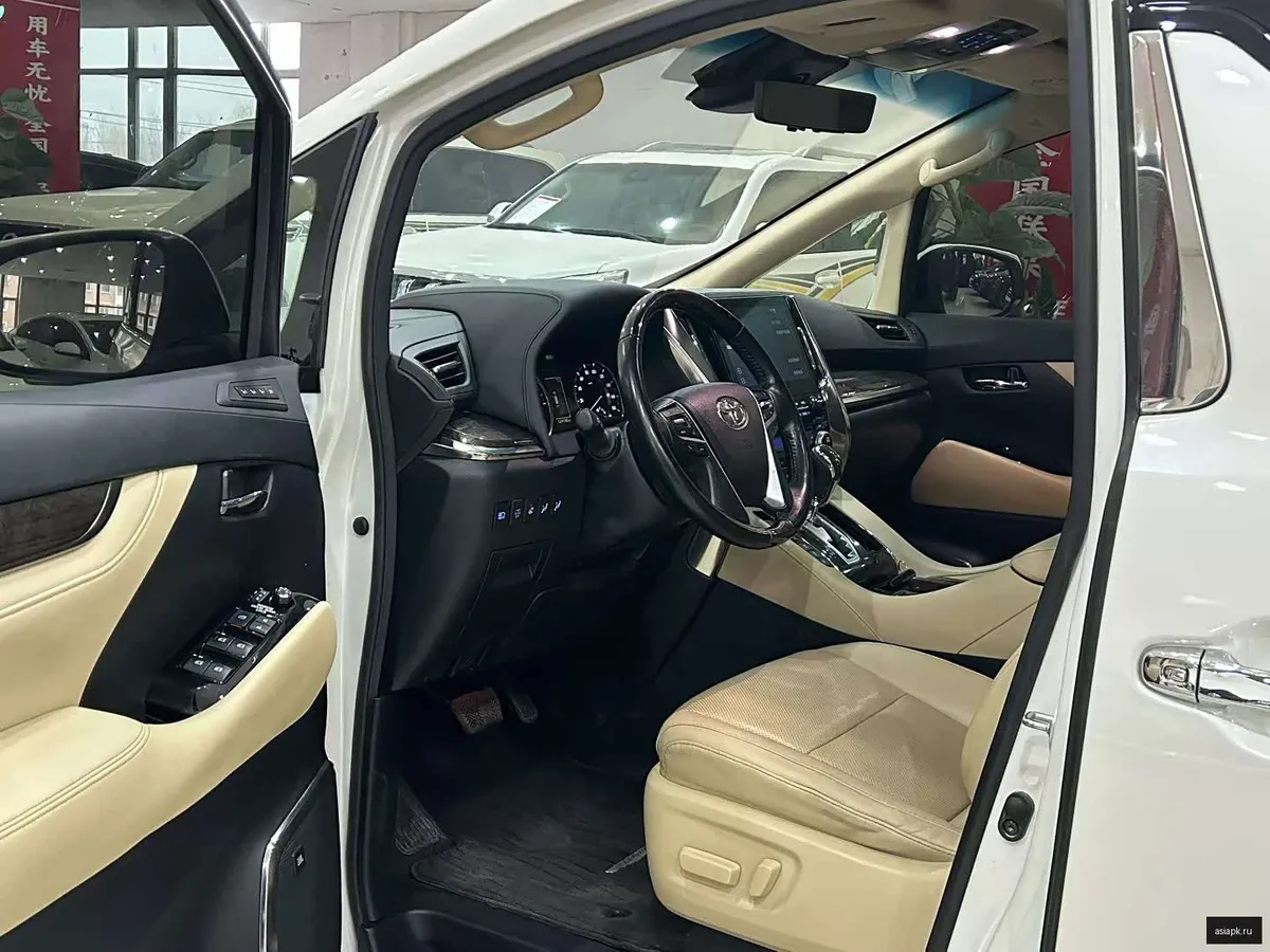 Toyota Vellfire 5