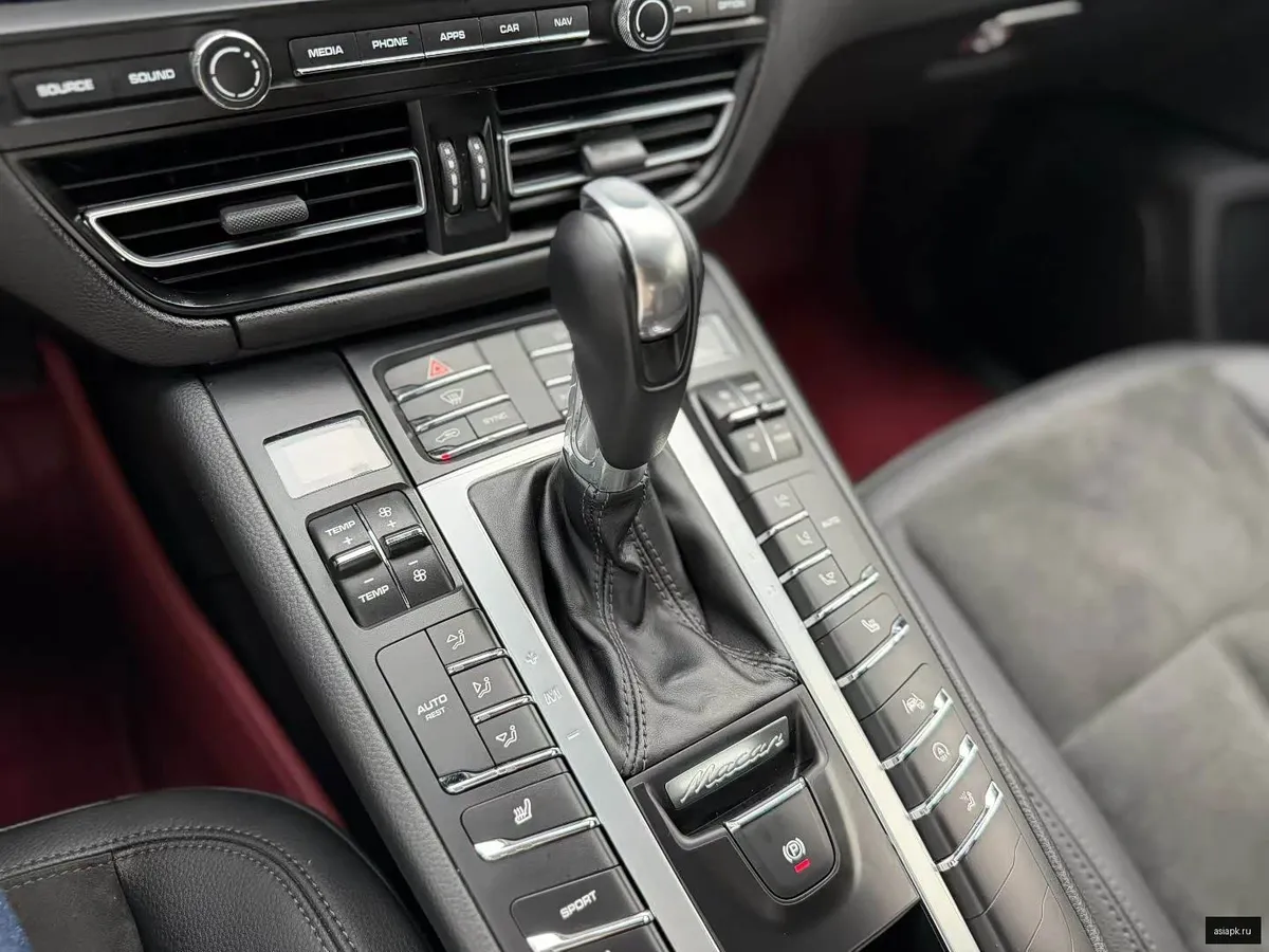 Porsche Macan 6