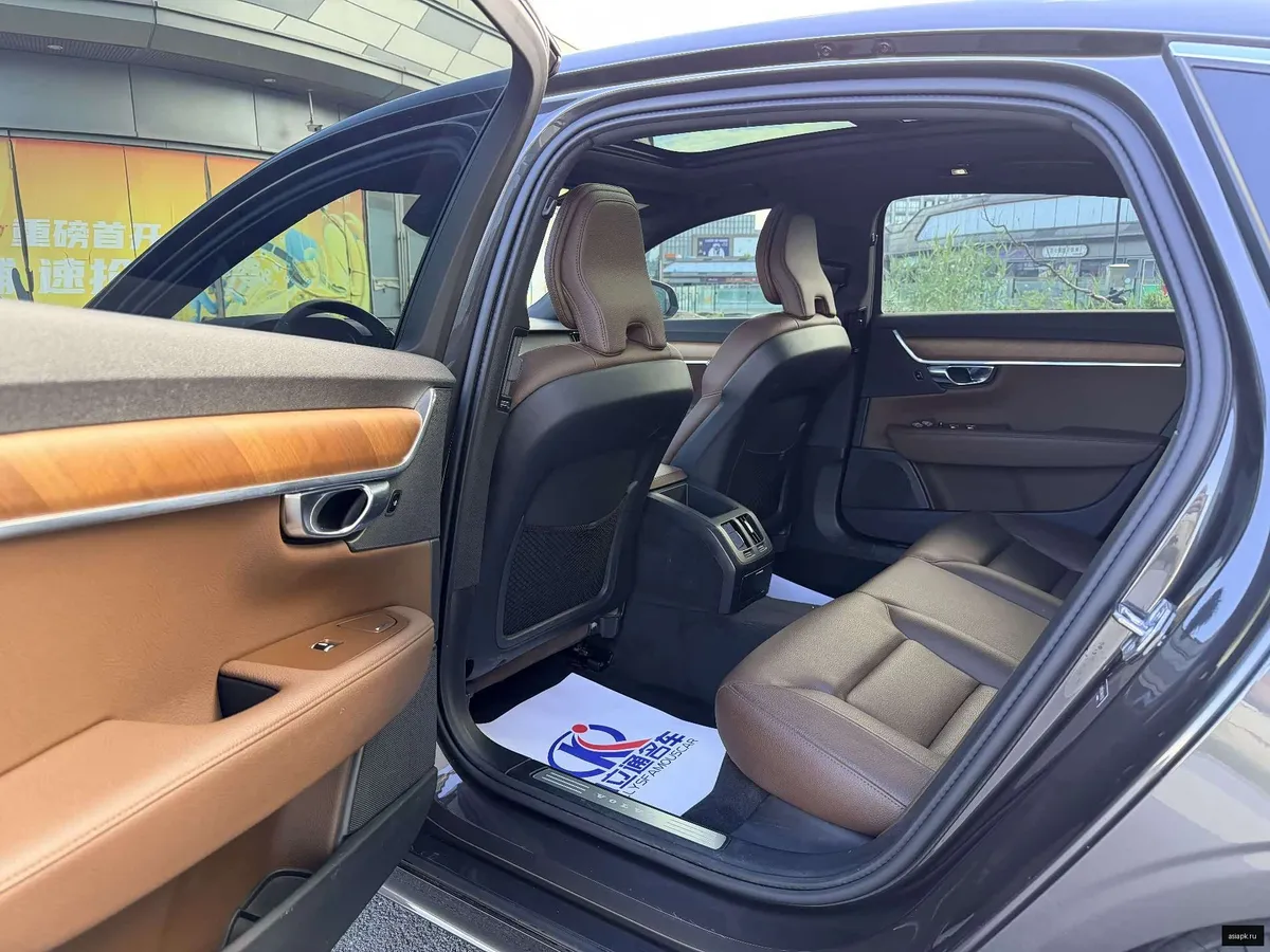 Volvo S90 5