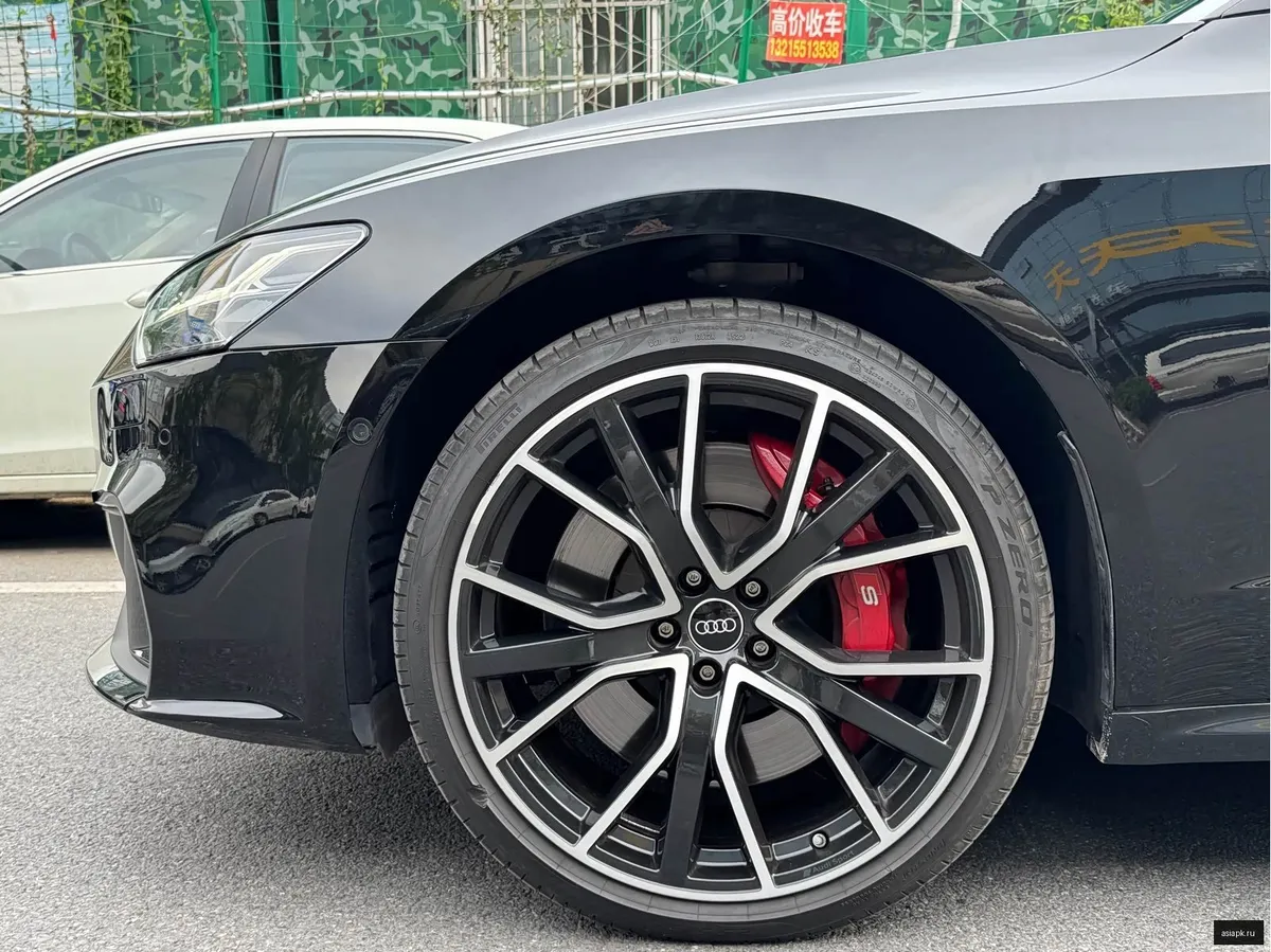 Audi S7 4